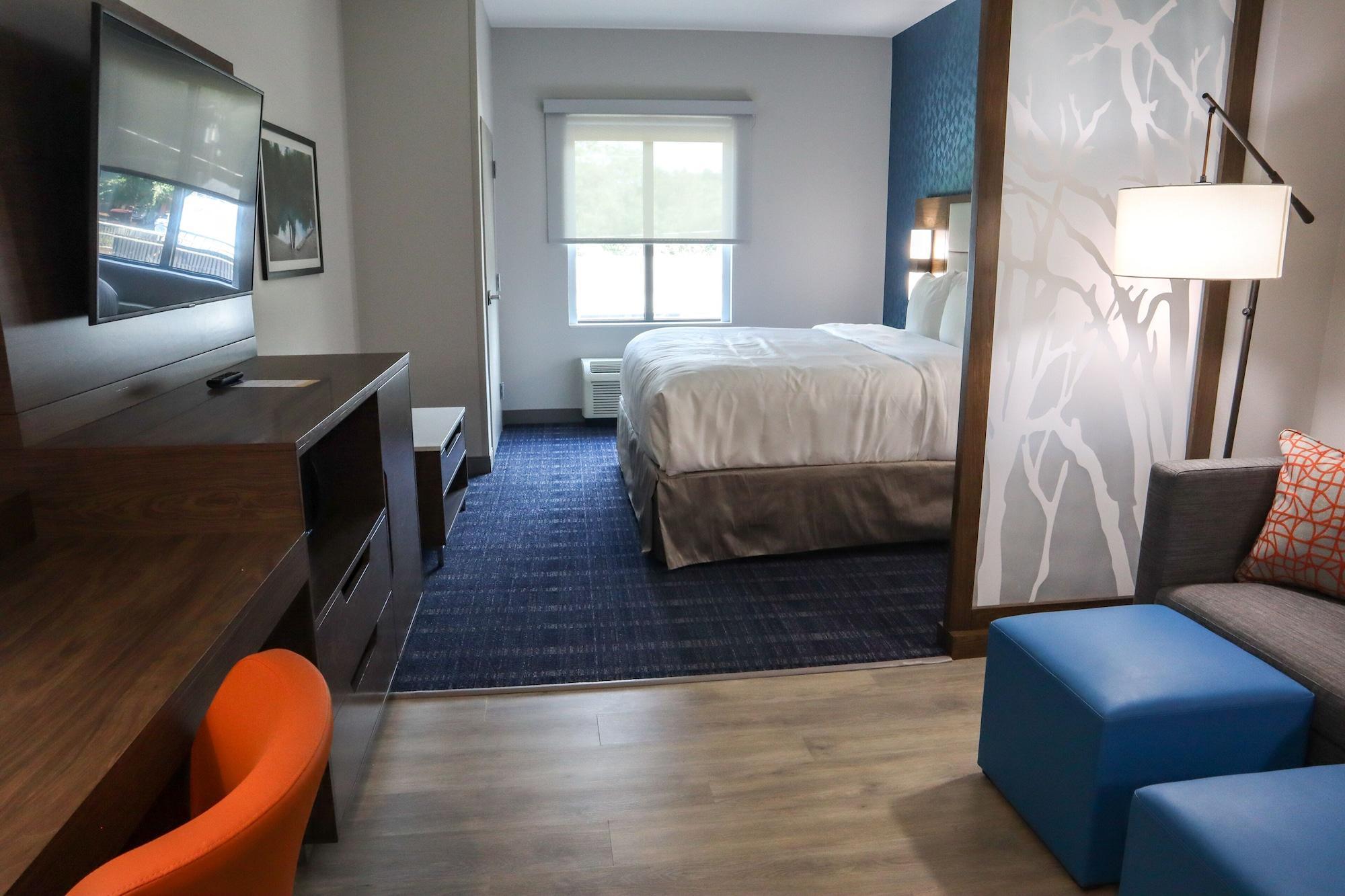 คอมฟอร์ต สวีท เกนส์วิลล์ เนียร์ ยูนิเวอร์ซิตี้้ Hotel ภายนอก รูปภาพ