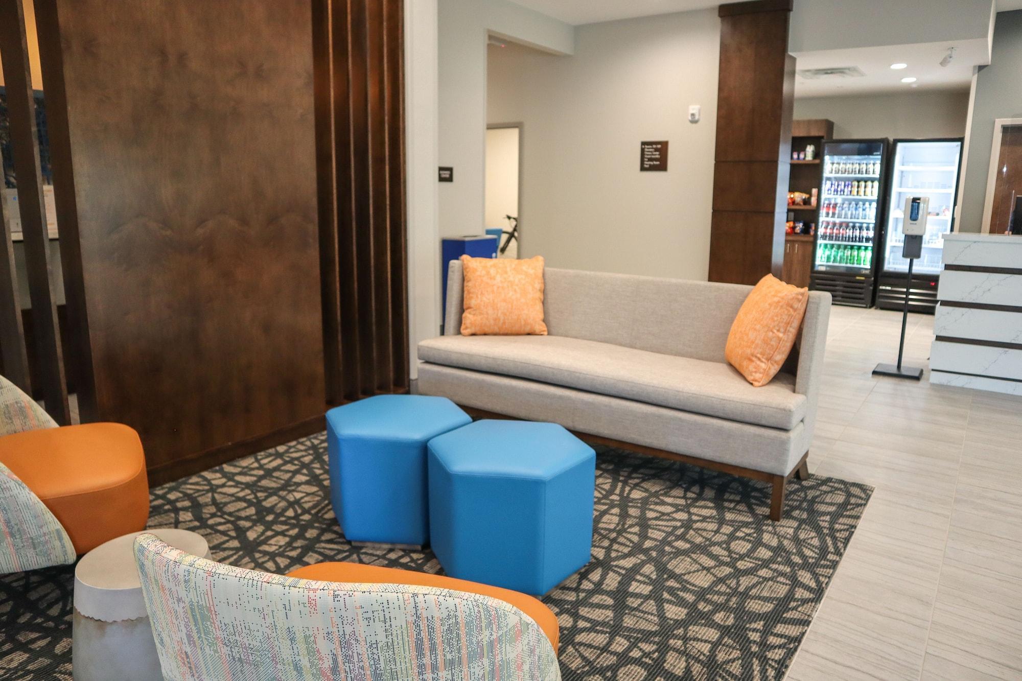 คอมฟอร์ต สวีท เกนส์วิลล์ เนียร์ ยูนิเวอร์ซิตี้้ Hotel ภายนอก รูปภาพ