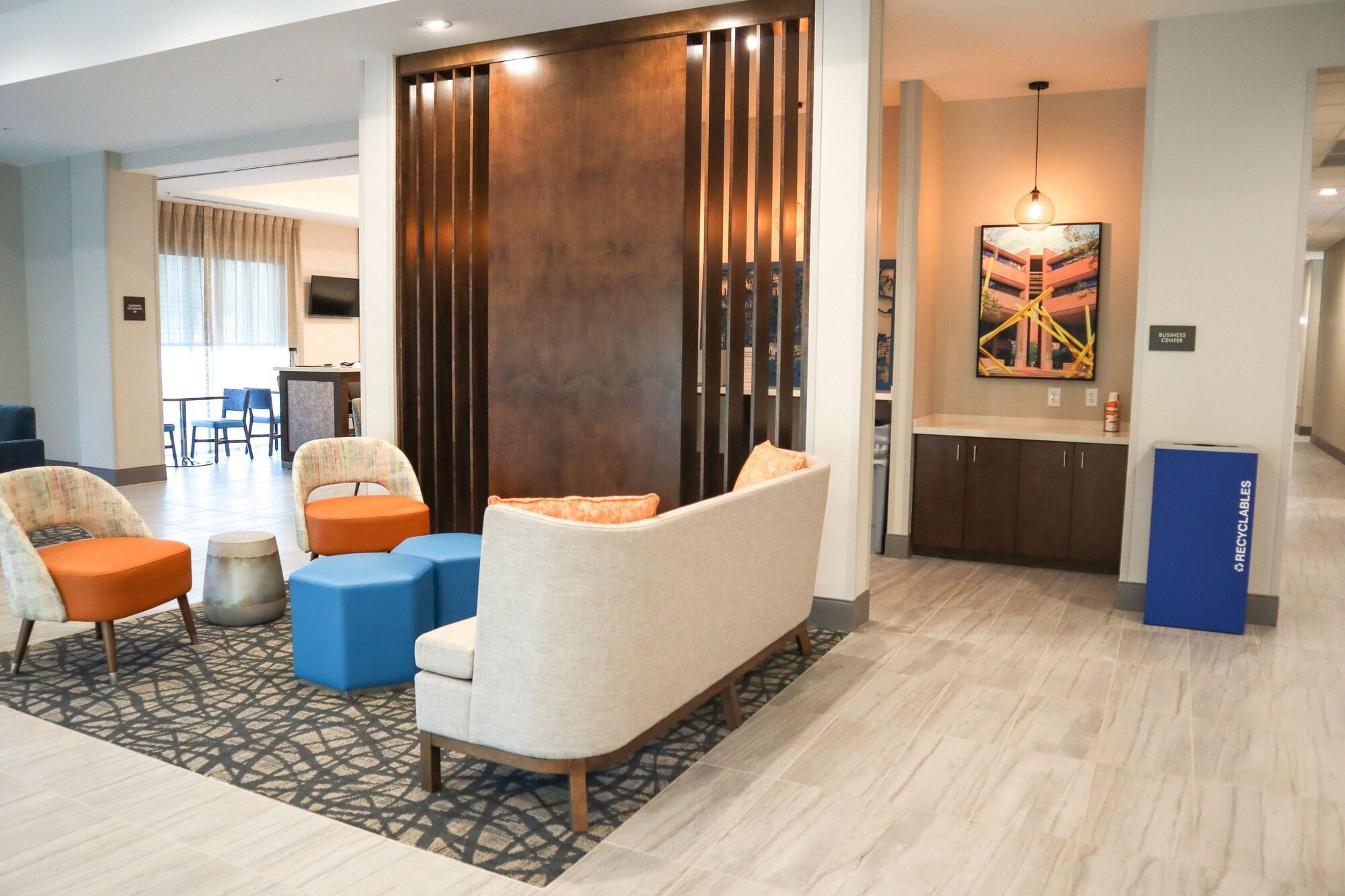 คอมฟอร์ต สวีท เกนส์วิลล์ เนียร์ ยูนิเวอร์ซิตี้้ Hotel ภายนอก รูปภาพ